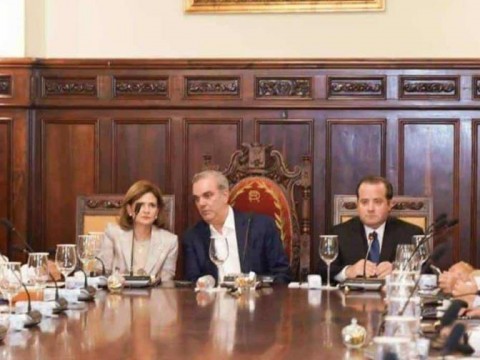 Cien altos funcionarios del Gobierno firman un manifiesto anticorrupci&oacute;n