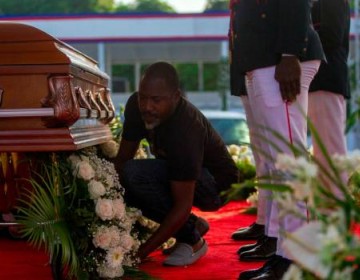  Se registra tiroteo durante funeral de Jovenel Mo&iuml;se