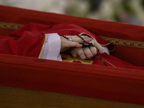 El funeral del papa Francisco ser&aacute; el 26 de abril en la plaza de San Pedro
