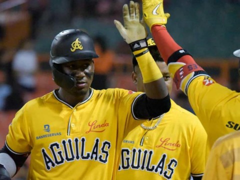 Las &Aacute;guilas se quedan solas en la primera posici&oacute;n
