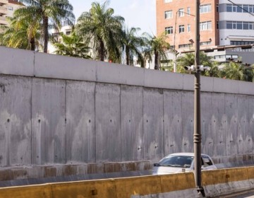 Obras P&uacute;blicas refuerza muros en pasos a desnivel de la 27 de Febrero