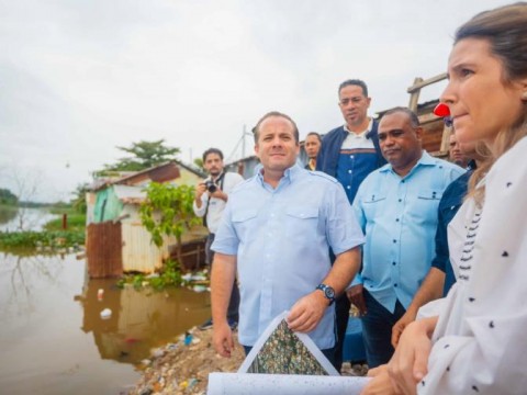 Gobierno invertir&aacute; RD$61 millones para sanear ribera del r&iacute;o Ozama en Las Lilas y trasladar familias
