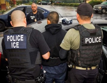 Gobierno Trump "triplicar&aacute; de nuevo" las redadas de inmigraci&oacute;n en los lugares de trabajo