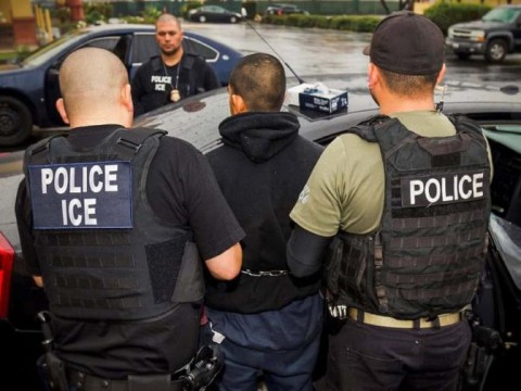 Gobierno Trump "triplicar&aacute; de nuevo" las redadas de inmigraci&oacute;n en los lugares de trabajo