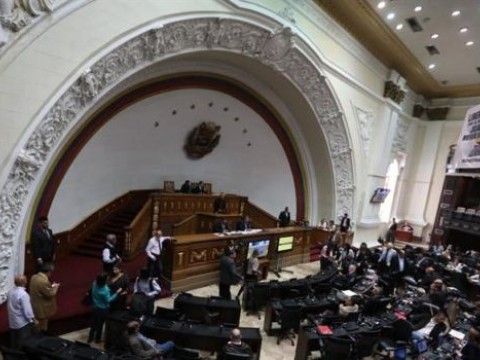 Gobierno Venezolano logra acuerdo por parte de la Oposicion, miembros del Chavismo se reintegran de inmediato a la Asamblea Nacional.