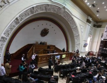 Gobierno Venezolano logra acuerdo por parte de la Oposicion, miembros del Chavismo se reintegran de inmediato a la Asamblea Nacional.