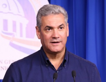Gonzalo Castillo ganar&iacute;a con 45.6% seg&uacute;n las encuestas