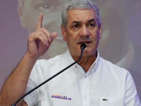 Gonzalo Castillo llama a los dominicanos a compartir en familia durante la Cuarentena