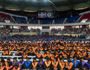 Universidad O&M entrega 1,849 nuevos profesionales a la sociedad dominicana