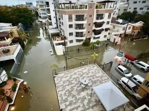 El Gran Santo Domingo amanece colapsado por intensas lluvias provocadas por vaguada
