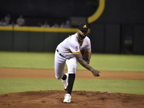 Guti&eacute;rrez lanza joya y las &Aacute;guilas apabullan a Leones