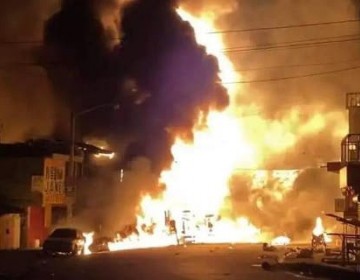 Suben a 60 los muertos por la explosi&oacute;n de un cami&oacute;n cisterna en Hait&iacute;