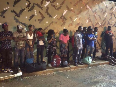 Abandonan en Mao yipeta transportaba 21 haitianos indocumentados