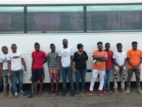 Migraci&oacute;n detiene autob&uacute;s con 23 haitianos indocumentados