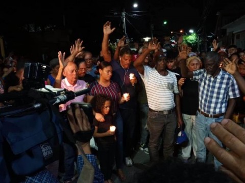 Ataque armado deja tres heridos y levanta en protesta el barrio Enriquillo de Herrera