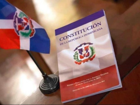 Tras la reciente promulgaci&oacute;n de una reforma, RD conmemora el D&iacute;a de la Constituci&oacute;n