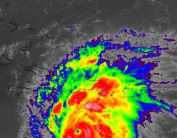 Durante su tr&aacute;nsito por el sur de RD, hurac&aacute;n Beryl baja a categor&iacute;a 4 y sigue siendo peligroso