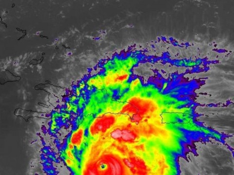 Durante su tr&aacute;nsito por el sur de RD, hurac&aacute;n Beryl baja a categor&iacute;a 4 y sigue siendo peligroso
