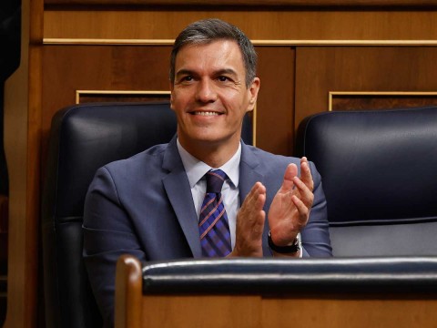 Pedro S&aacute;nchez es reelegido como presidente en Espa&ntilde;a pese a la controversia por amnist&iacute;a catalana