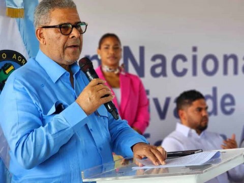 El Gobierno lanza plan de titulaci&oacute;n de asentamientos campesinos a trav&eacute;s del IAD