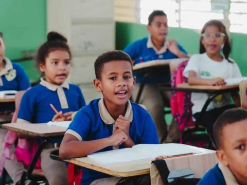 El Minerd anuncia seguro de vida para estudiantes de escuelas p&uacute;blicas