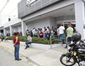 Bancos comerciales operar&aacute;n con nuevos horarios como medida de precauci&oacute;n sanitaria 
