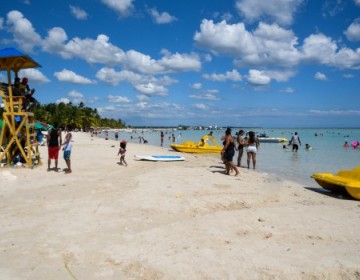 Para evitar nuevos contagios, defensa civil cierra todas las playas y balnearios del pa&iacute;s
