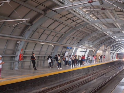Normalizan servicio del metro tras choque que dej&oacute; heridos y p&aacute;nico