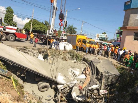 Accidente en Haina deja 10 muertos y 17 heridos; autoridades investigan