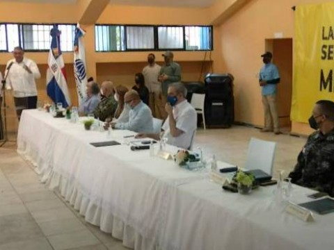 Gobierno deja en operaci&oacute;n tres centros para que personas entreguen armas ilegales