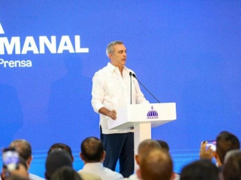 Abinader: En la sociedad debe haber un acuerdo sobre qu&eacute; prohibir y qu&eacute; permitir
