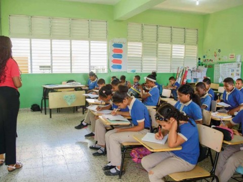 Mejoras en el sistema educativo y quejas de maestros marcaron el inicio del a&ntilde;o escolar