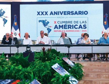 Abinader aboga por el di&aacute;logo para enfrentar grandes desaf&iacute;os