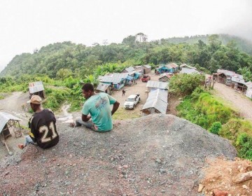 Autoridades cierran mina larimar por brote diarreico en Barahona