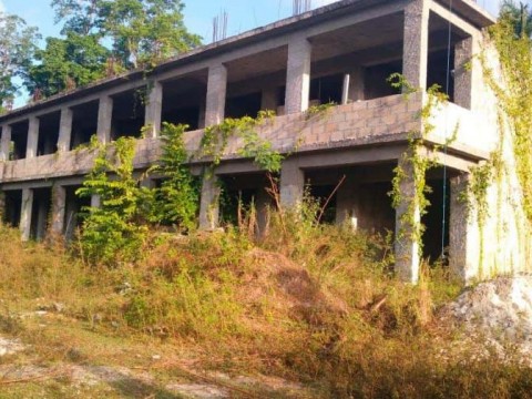 704 escuelas no estar&aacute;n listas por nudos legales, obras o abandono de constructor