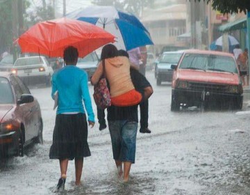Cuatro provincias en alerta por aguaceros pronosticados para este lunes