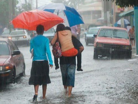 Cuatro provincias en alerta por aguaceros pronosticados para este lunes
