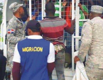 Haitianos ven "inhumano" trato a sus ciudadanos deportados en Dajab&oacute;n