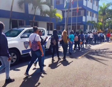 Miles acuden a convocatoria para formar parte de la Polic&iacute;a Nacional