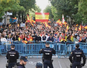 Espa&ntilde;a protesta contra los acuerdos con los separatistas