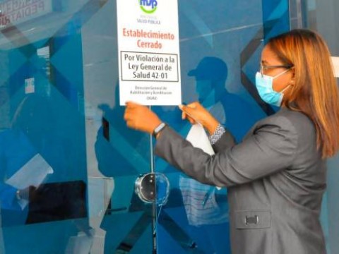 SP cierra Centro M&eacute;dico Monumental por muerte de pacientes en procesos quir&uacute;rgicos