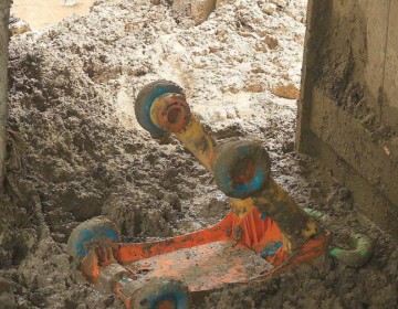 Manoguayabo llora a sus muertos mientras intenta sacarse el lodo de encima