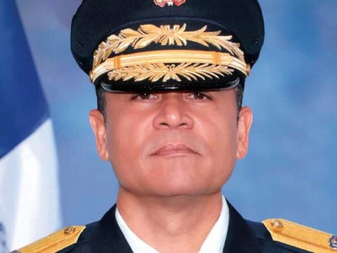 Presidente Abinader asciende a Andr&eacute;s Modesto Cruz Cruz y lo designa como nuevo director general de la Polic&iacute;a Nacional