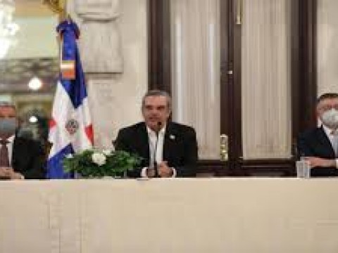 Abinader y Macarrulla comprar&aacute;n casa a familia de ni&ntilde;a asesinada en Los Alcarrizos porque &ldquo;tr&aacute;mites del Estado son lentos&rdquo;
