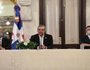 Abinader y Macarrulla comprar&aacute;n casa a familia de ni&ntilde;a asesinada en Los Alcarrizos porque &ldquo;tr&aacute;mites del Estado son lentos&rdquo;