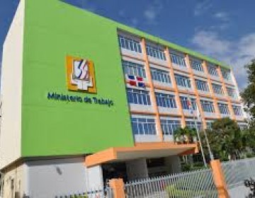 Autoridades vuelven a extender cobertura de atenciones m&eacute;dicas a trabajadores suspendidos