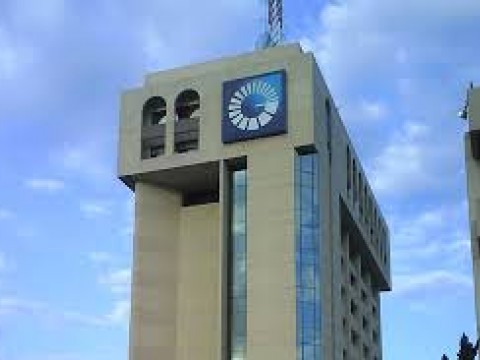 Bancos extienden horarios de servicio tras flexibilizaci&oacute;n del toque de queda