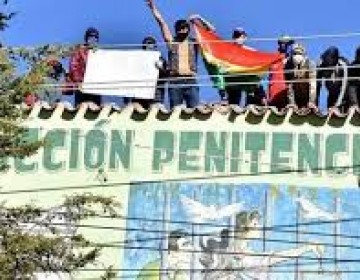 Nuevo casos de COVID-19 provoca mot&iacute;n en la C&aacute;rcel mas grande de Bolivia 