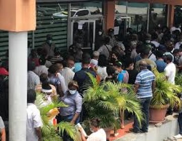 Se registran aglomeraciones en Junta Central de La Feria