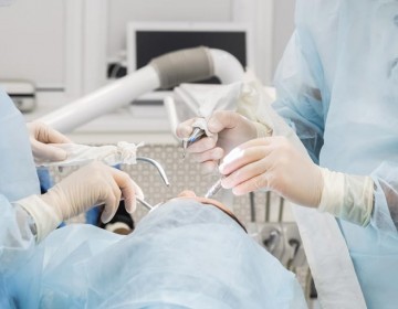 Salud Pública reitera supensión de jornadas de implantes dentales sin la debida habilitación